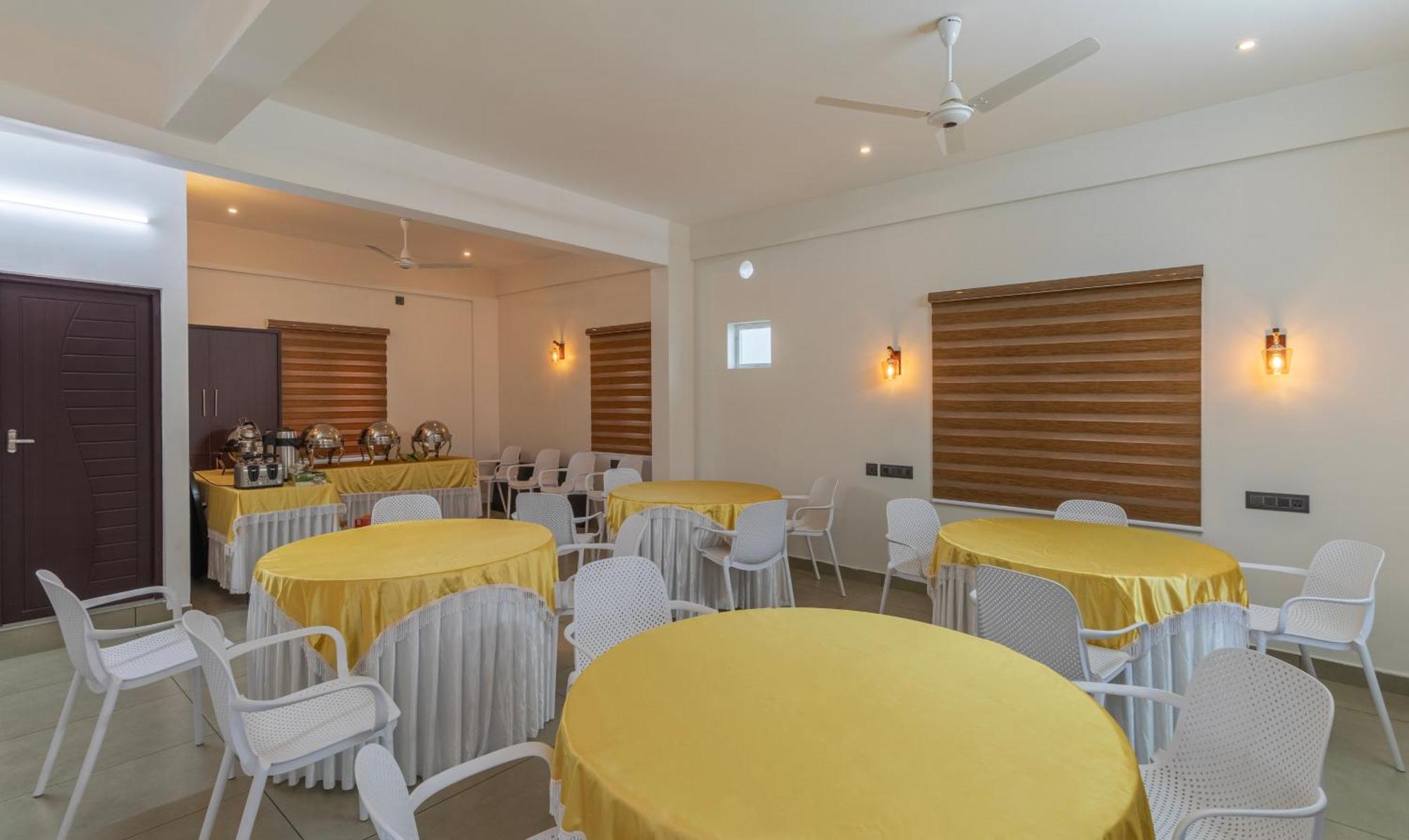 Treebo Amigos Residency Cochin Airport Hotel Kochi Екстериор снимка